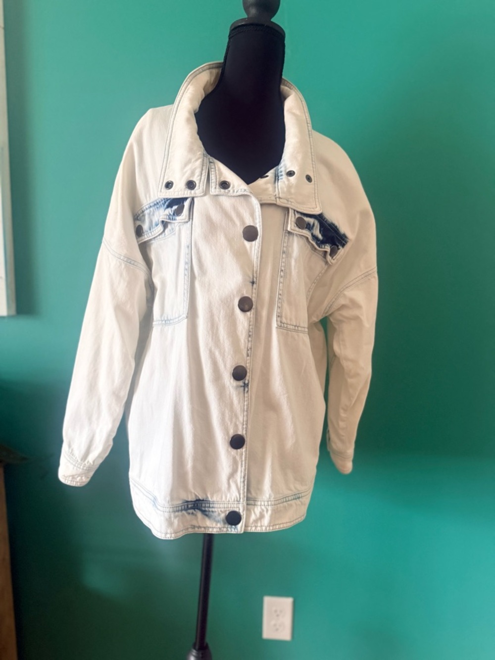 CAbi Light Blue & White Denim Jacket - Picture 7 of 9